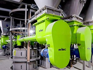 Professional contractors using GM11 interior acrylic putty