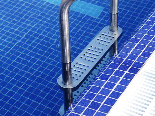 Swimming pool grouting with CG2 colored grout